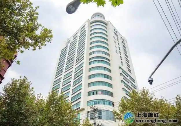 上?，F(xiàn)代大廈